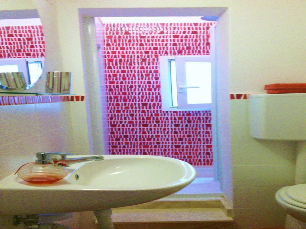 Appartamento Mughetto Florenz Zimmer foto